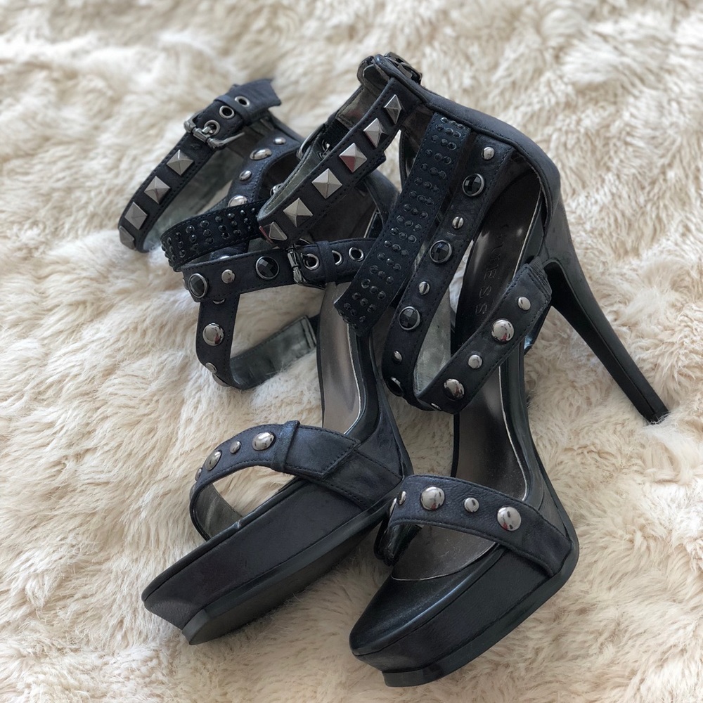 Guess Strappy Pump
